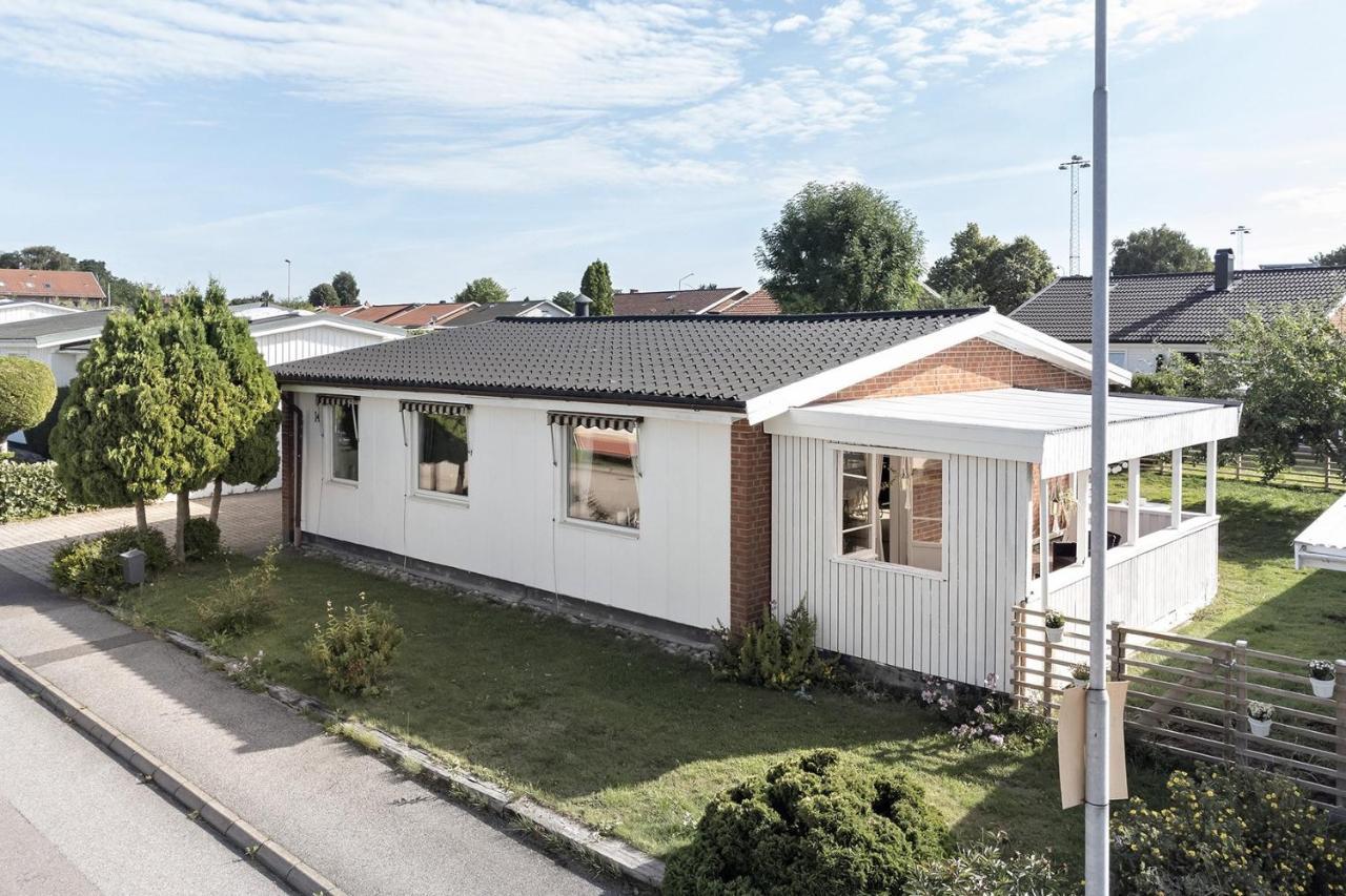 Harlig Villa I Savedalen 10 Min Till Goteborg Buitenkant foto
